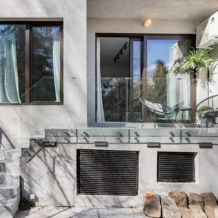 Sophisticated Gem In The Heart Of Apartment